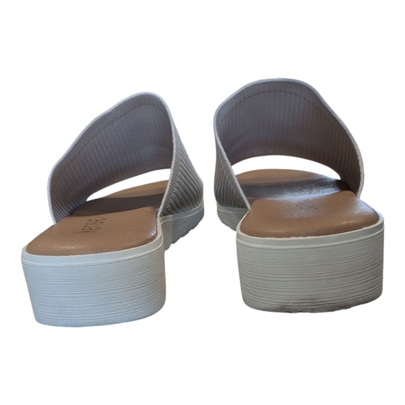 Kensie Women's Beige Slide Sandals - Picture 5 of 7